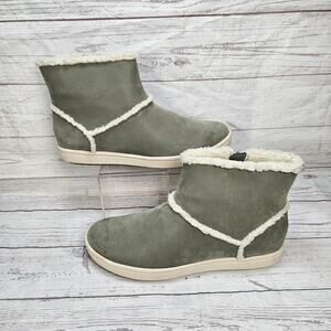 Clarks Cloudsteppers Women's Size 9.5 Olive Faux Suede Boots
